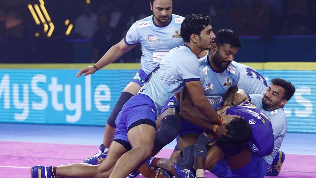 Tamil Thalaivas were in control going into the second half against Dabang Delhi K.C.