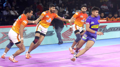 Match 35: Puneri Paltan vs Dabang Delhi K.C. Match 35: Puneri Paltan vs Dabang Delhi K.C.