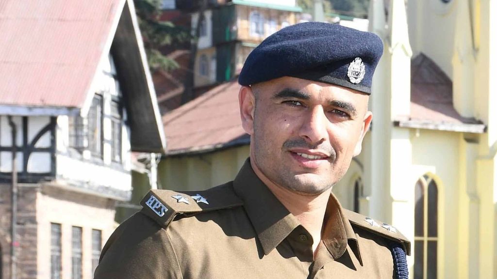 Kabaddi star Ajay Thakur took to the streets in his role as a policeman in Himachal Pradesh to ensure the safety of citizens.