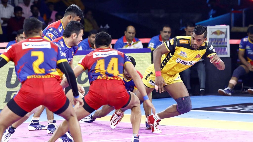 Telugu Titans’ Siddharth Desai in action in vivo Pro Kabaddi Season 7.