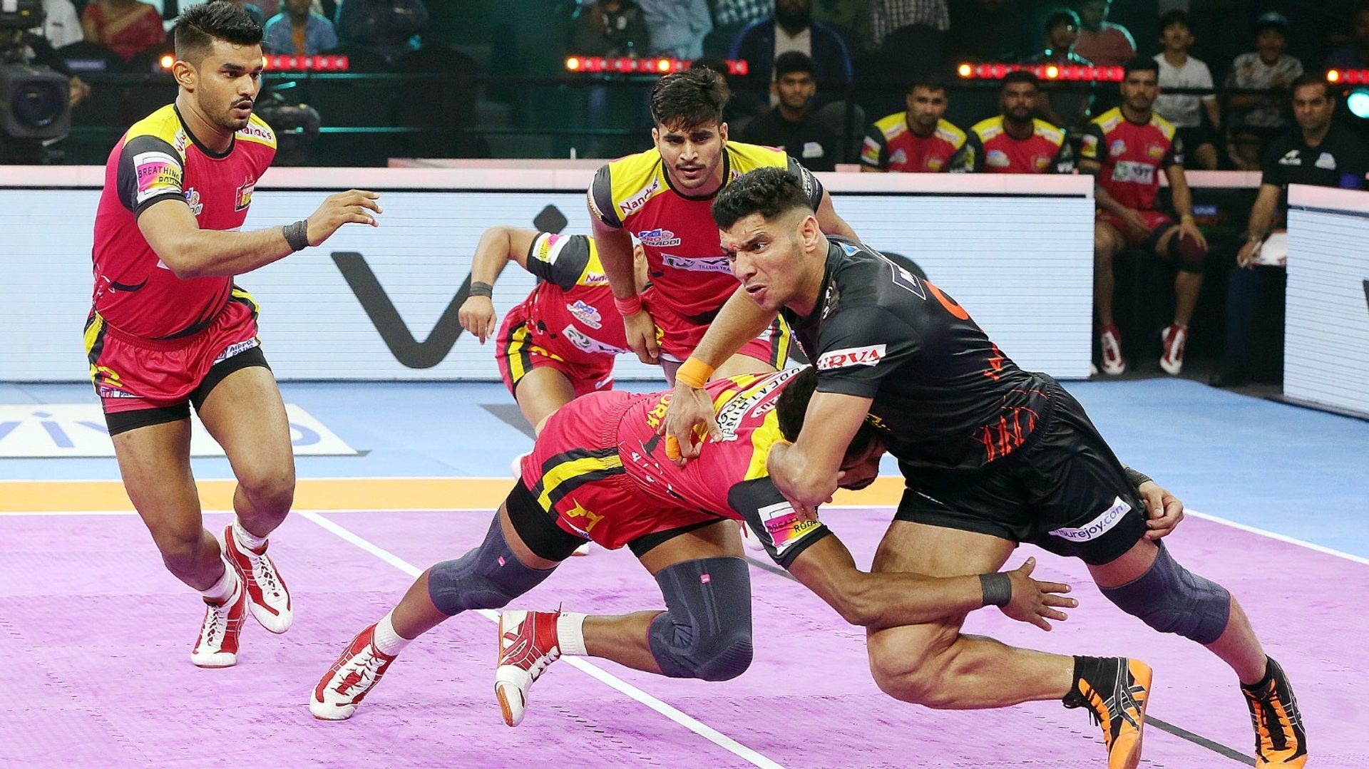 pro-kabaddi-league-bharat-s-performance-helps-bengaluru-bulls-stun-u
