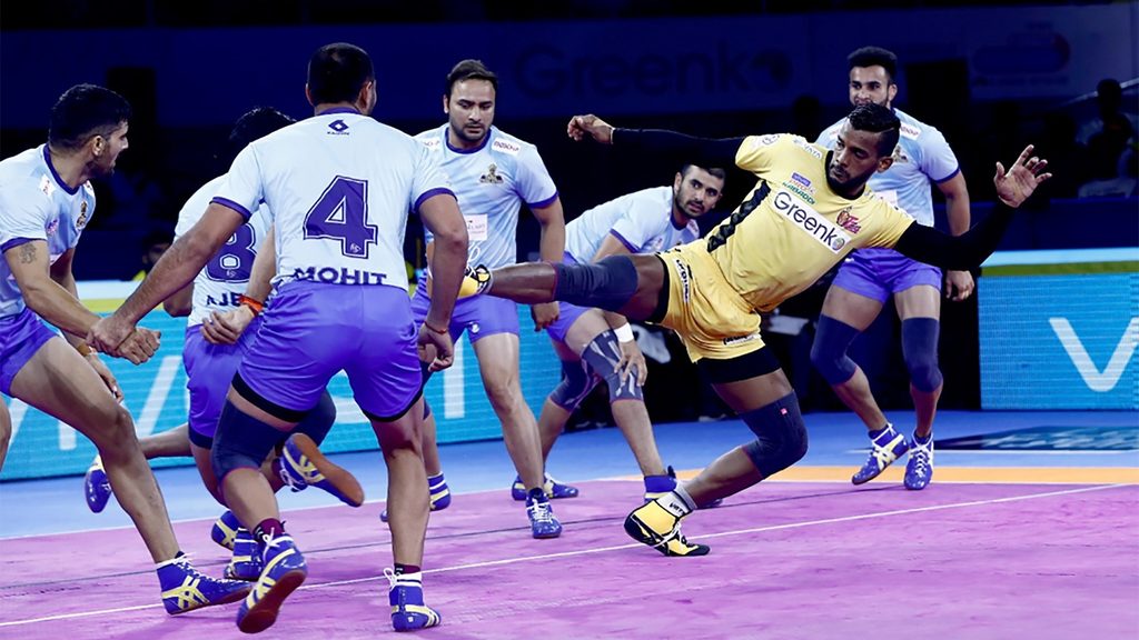 Siddharth Desai in action in vivo Pro Kabaddi Season 7.