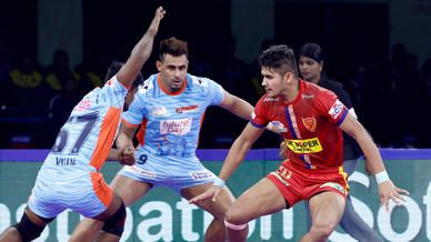 Match 46: Bengal Warriors vs Dabang Delhi K.C. Match 46: Bengal Warriors vs Dabang Delhi K.C.