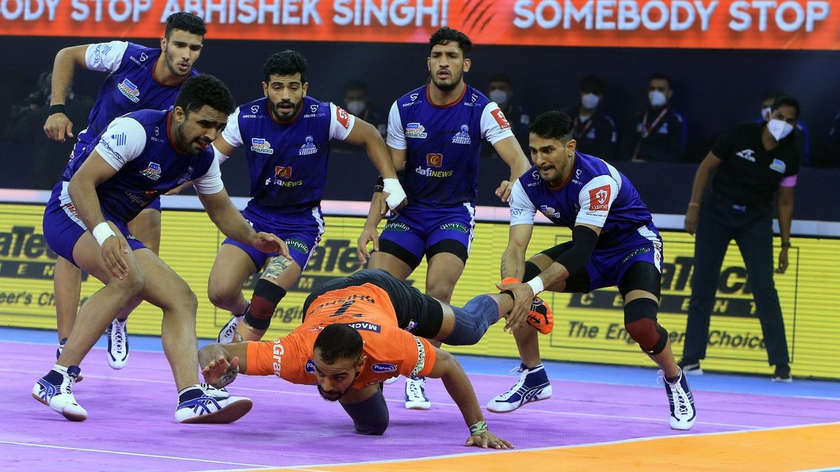 Abhishek Singh of U Mumba tries to reach the center line against Haryana Steelers in Match 113 of VIVO Pro Kabaddi League Season 8