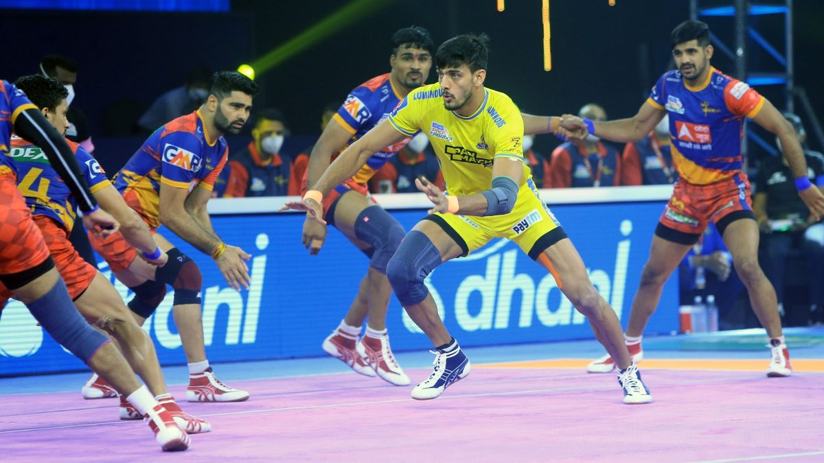 Manjeet of Tamil Thalaivas looks for a point against U.P. Yoddha in Match 104 of VIVO Pro Kabaddi League Season 8