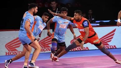 Match 77: Bengaluru Bulls vs Bengal Warriors Match 77: Bengaluru Bulls vs Bengal Warriors