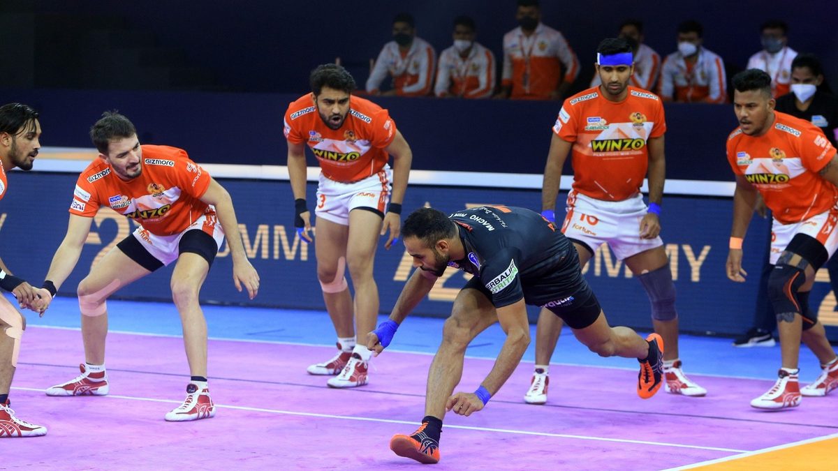 Abhishek Singh of U Mumba in action against Gujarat Giants in Match 131 of VIVO Pro Kabaddi League Season 8