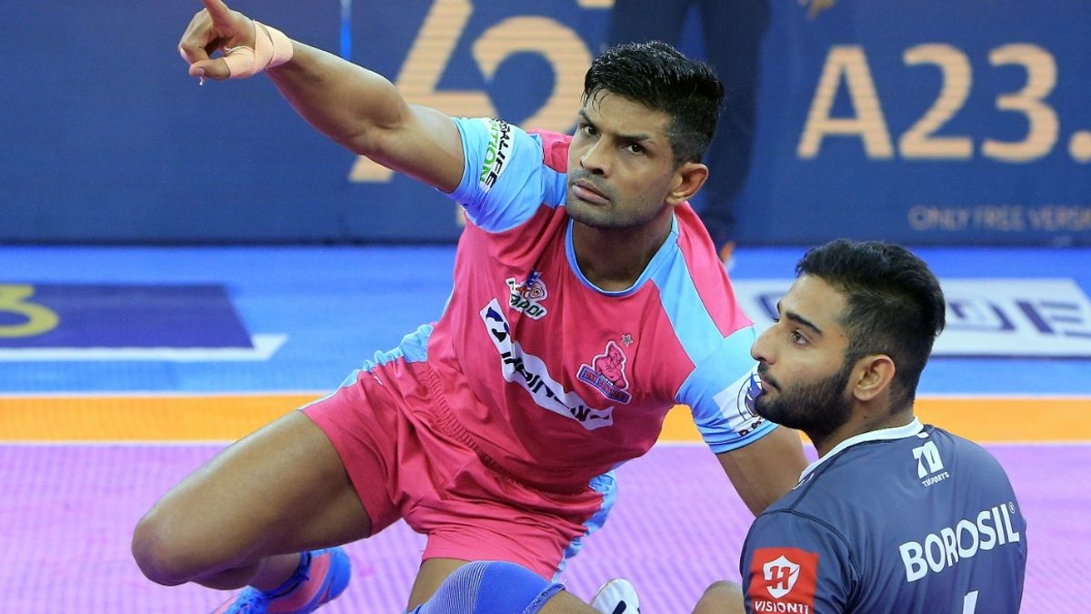 Deepak Hooda of Jaipur Pink Panthers claims a point against Haryana Steelers in Match 97 of VIVO Pro Kabaddi League Season 8