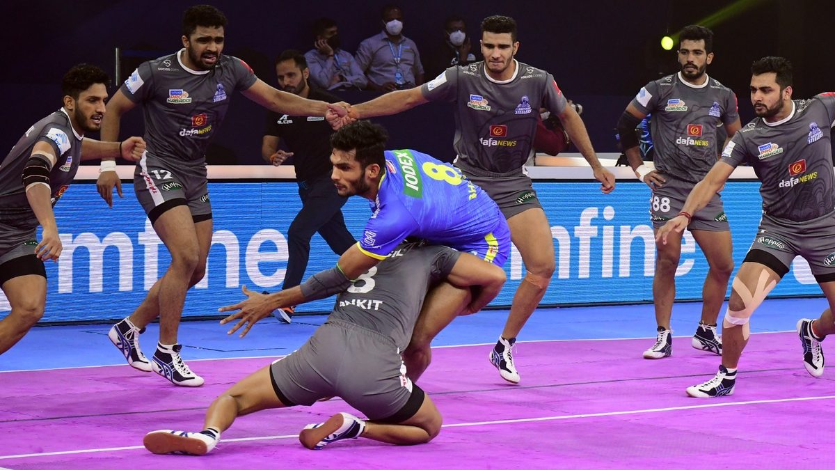 K Prapanjan of Tamil Thalaivas tries to get away from Ankit of Haryana Steelers in Match 45 of VIVO Pro Kabaddi League Season 8.
